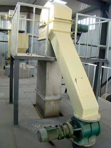 yzp-30吨蒸汽压片玉米成套设备